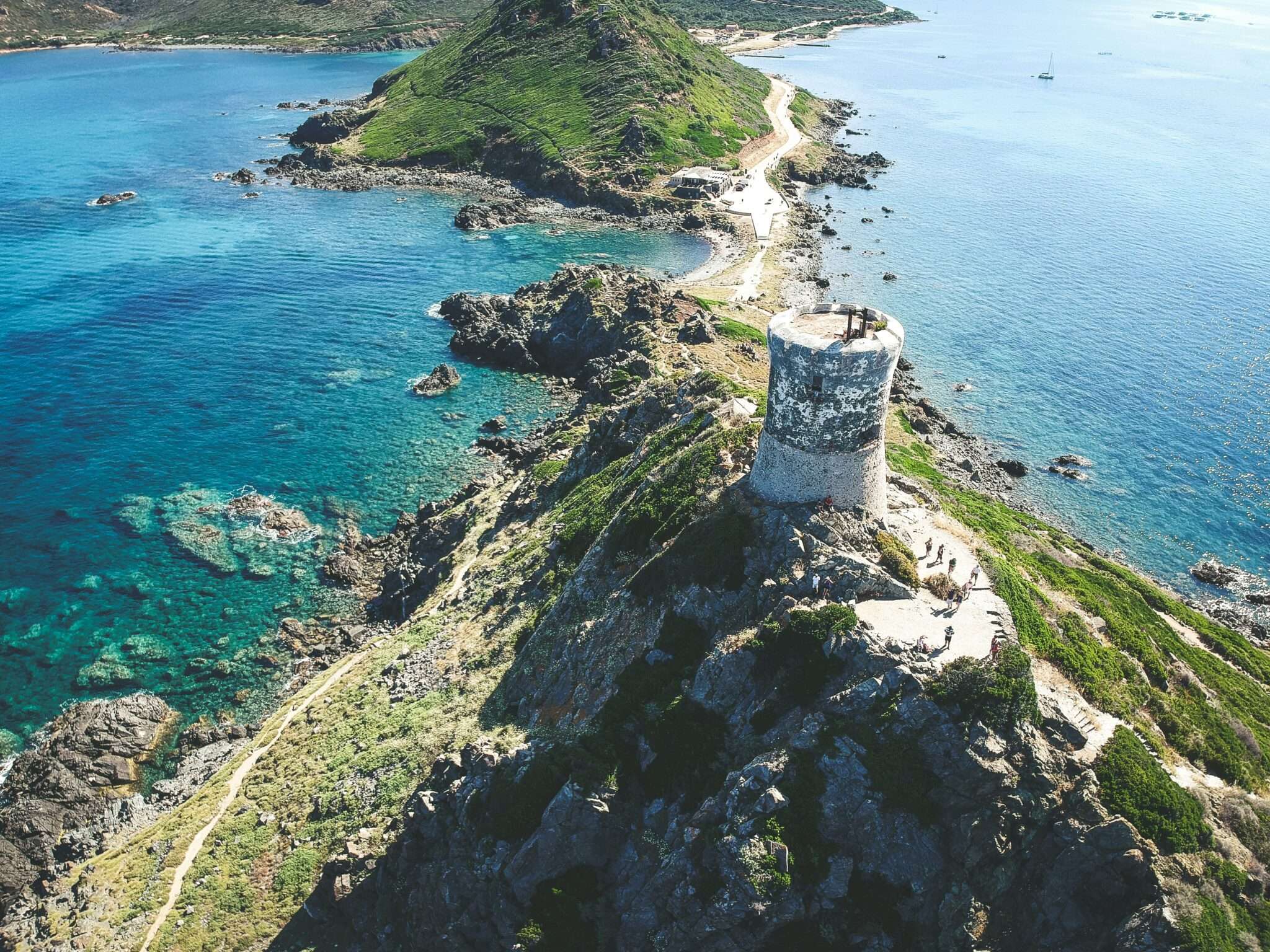 Tour de la Parata et pointe rocheuse près d'Ajaccio en Corse